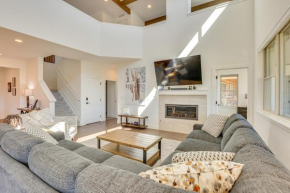 Furnished Deck and Hot Tub Chic Granby Home!